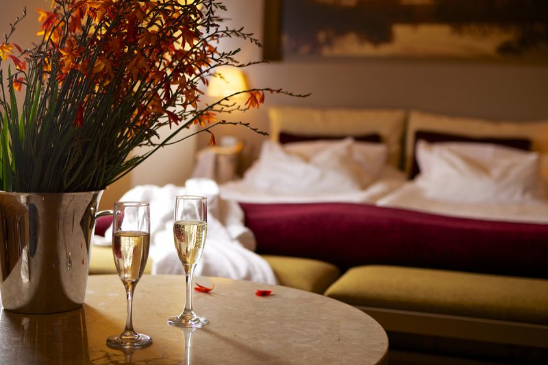 Latvia-Riika-Opera-spa-htl-champagne_in_room