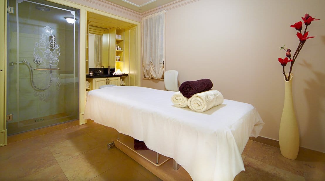 Latvia-Riika-Opera-spa-htl-spa_treatment