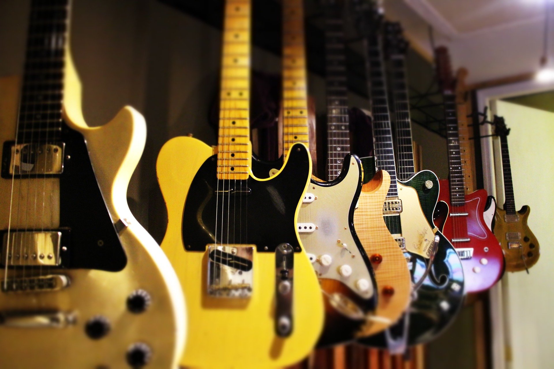 USA-Nashville-guitars-1920