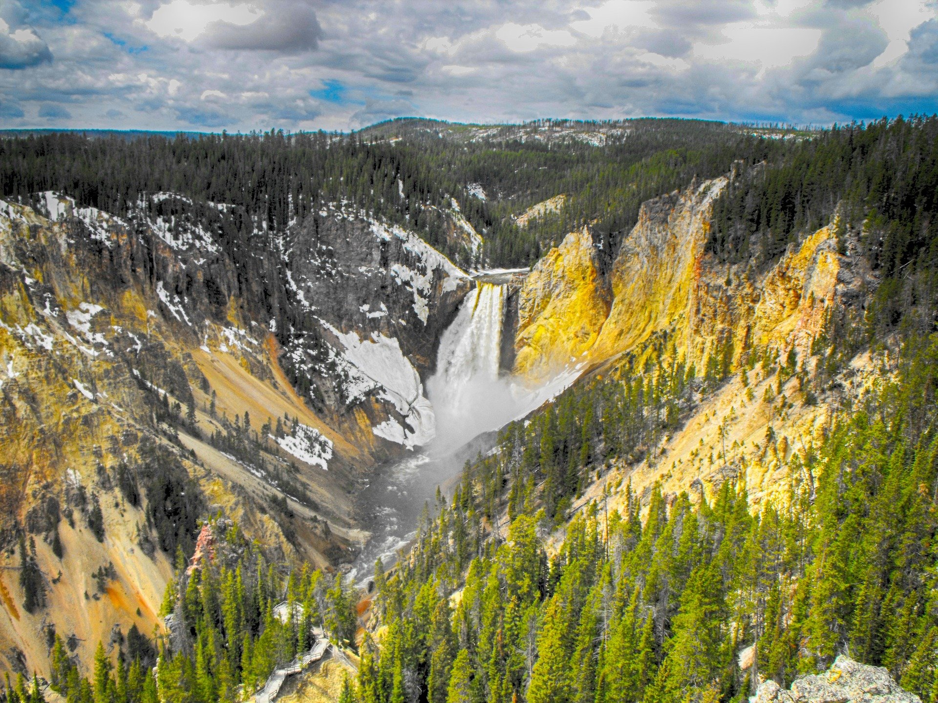 USA-Yellowstone-old-geyser-1920