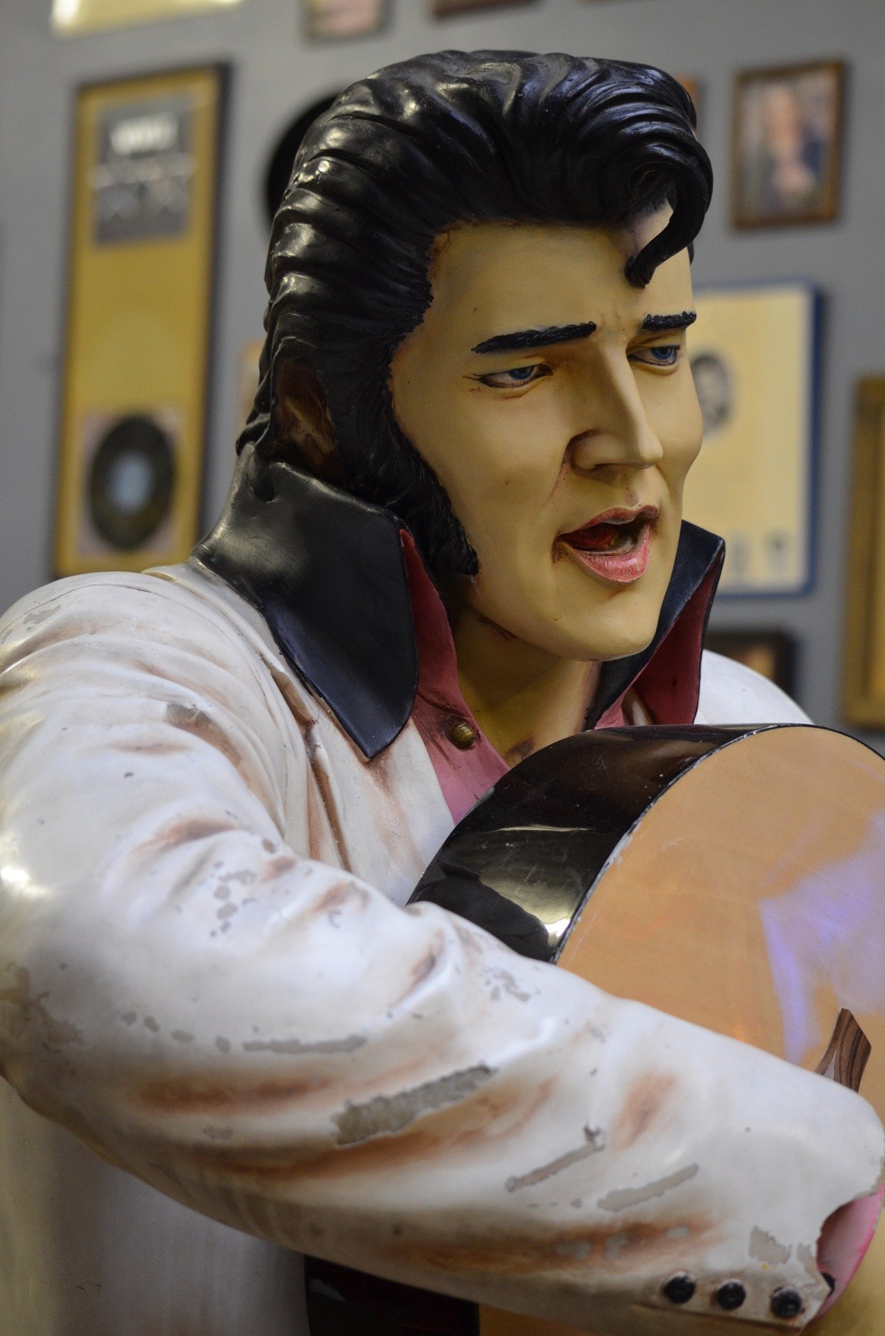 USA-nashville-Elvis-woodenheart-1920
