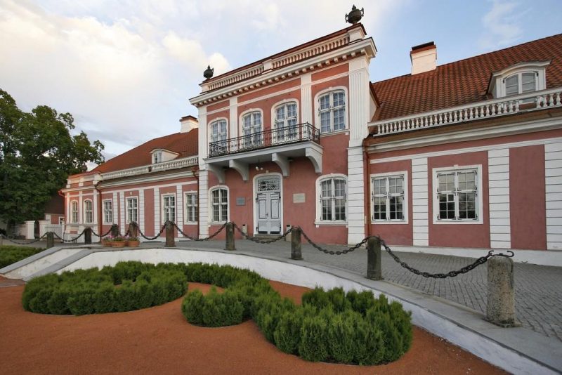 Viro kartanot omalla autolla